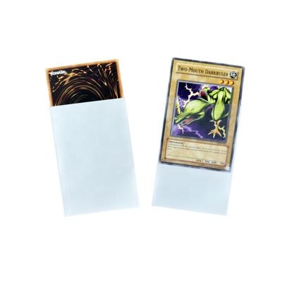 Des manches de cartes personnalisées pour les cartes de taille standard protègent vos précieuses cartes