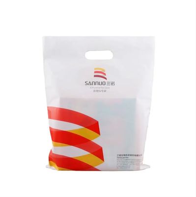 Pour les livres, le sac à main est recouvert d'une coupe.